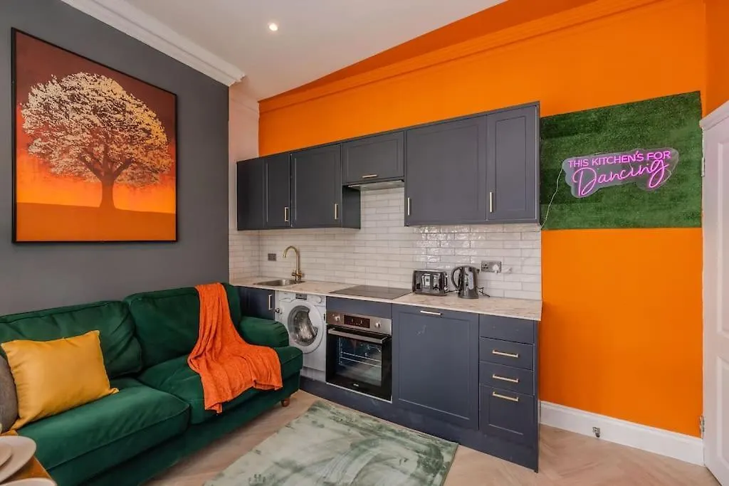 Apartment Beautiful 2 Bedroom Flat Next To Brighton Beach And Shopping Centre