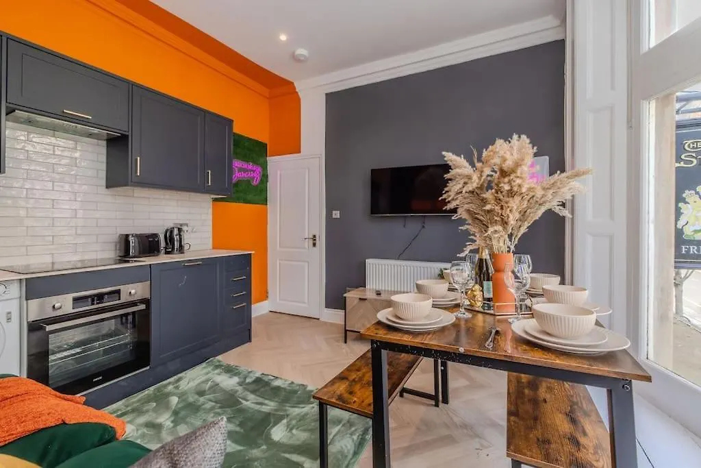 Apartment Beautiful 2 Bedroom Flat Next To Brighton Beach And Shopping Centre United Kingdom