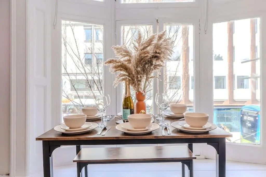 Beautiful 2 Bedroom Flat Next To Brighton Beach And Shopping Centre United Kingdom
