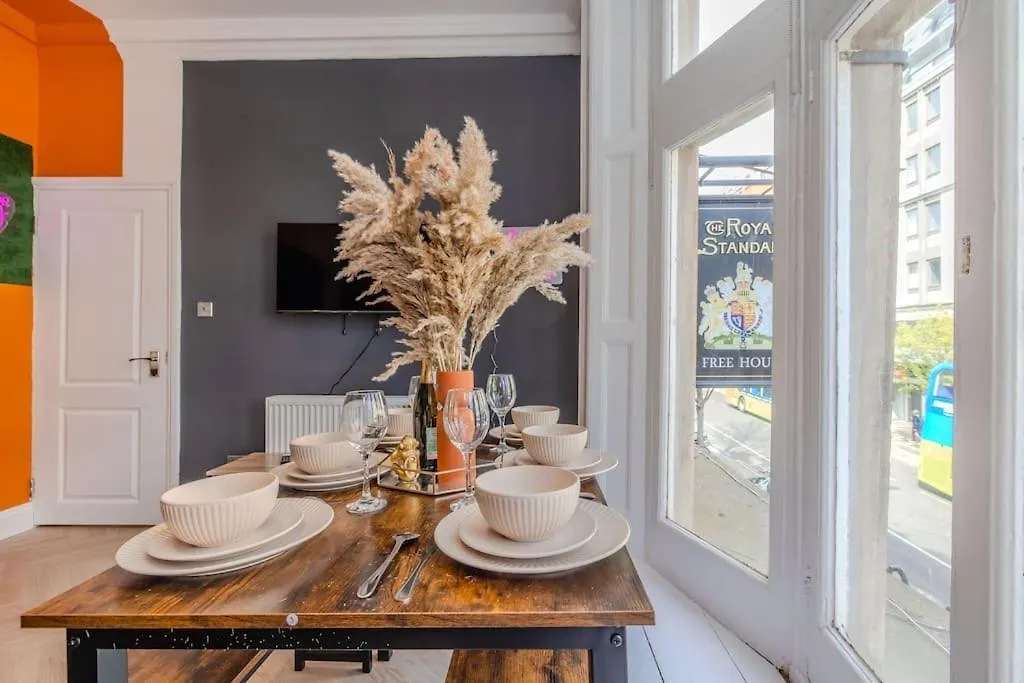 Beautiful 2 Bedroom Flat Next To Brighton Beach And Shopping Centre 0*,  Великобритания